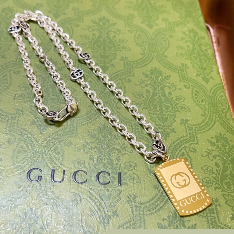 G*u*i necklaces